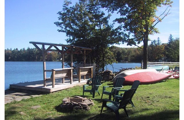 Lakefront Cottage - Incredible summer vacation