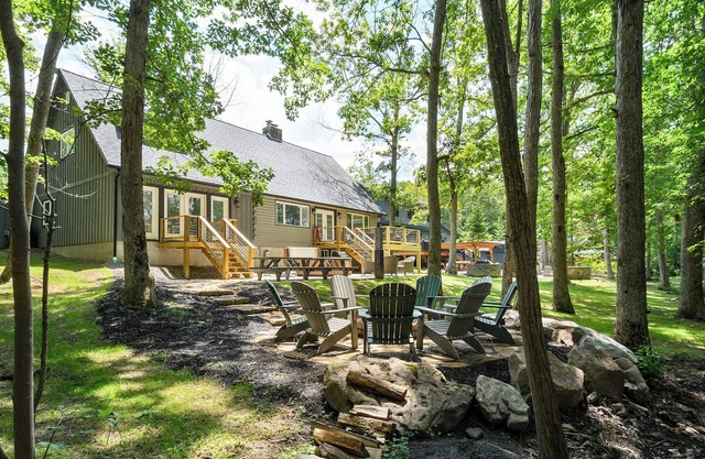 Lakefront, dog friendly, dock slip, hot tub, and fire pit