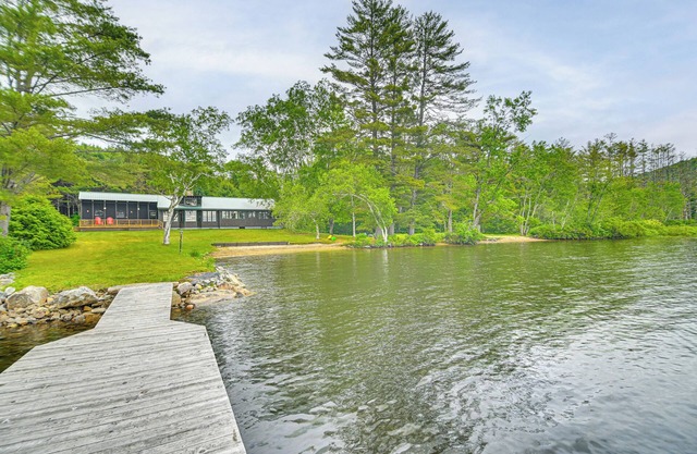 Lakefront Escape w/Deck & Kayaks in Lovell!