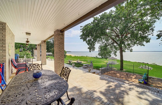 Lakefront Eufaula Escape w/Dock + Private Beach!