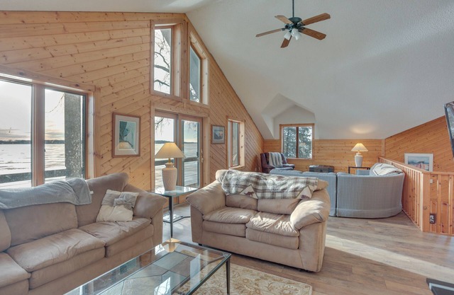 Lakefront Gem w/Dock in New London!