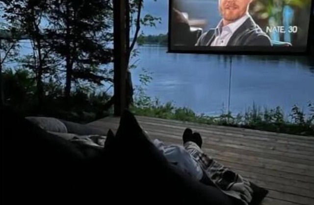 Lakefront Getaway with Open Air kitchen & Movies