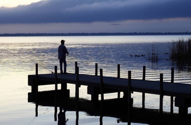 Lakefront Guesthouse w/Kayak | Fire Pit | Pet-Friendly Comfort | Near Tampa & Clearwater Beaches!