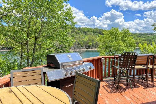 Lakefront Hideaway