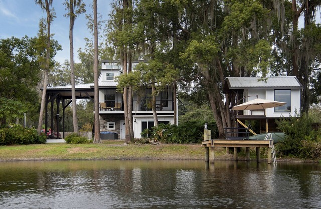 Lakefront Home's Separate Apartment in Odessa, Tampa, FL!
