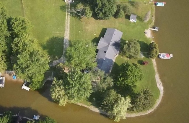 Lakefront Large Home Sleeps 18