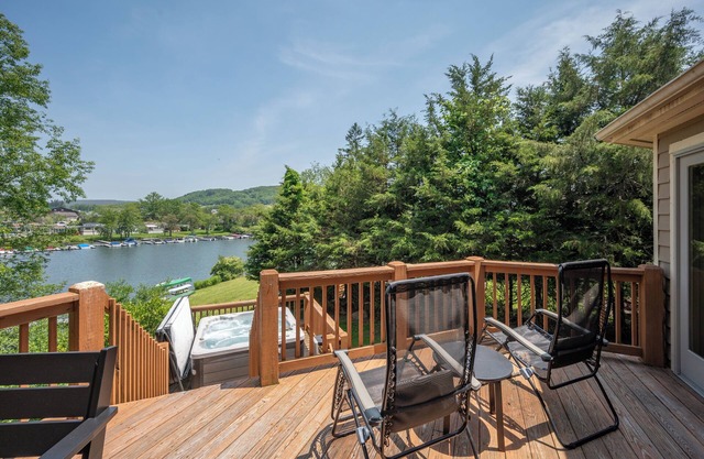Lakefront Luxury Chalet w/Hot Tub & Dock