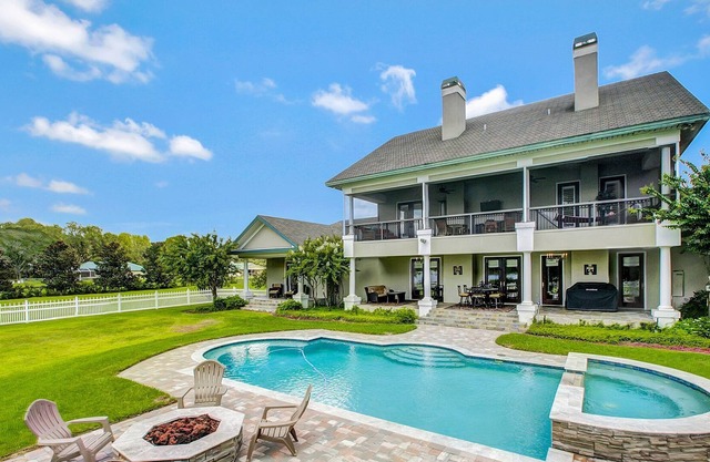 LakeFront Manor Executive Estate-5 Beds -4 1/2 bath 5200 square feet of luxury