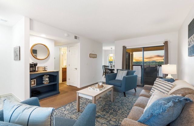 Lakefront Oasis – Amazing Views!