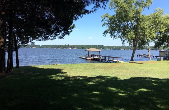 LAKEFRONT Paradise with Boat Dock Sleeps 16+