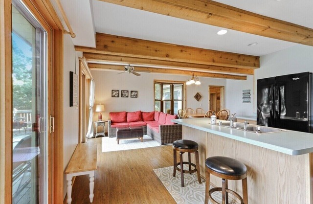 Lakefront |Private Sandy Beach & Pier |Blue Spring Lake |Fire Pit |Grill |Kayaks |Canoe |Paddle Boat