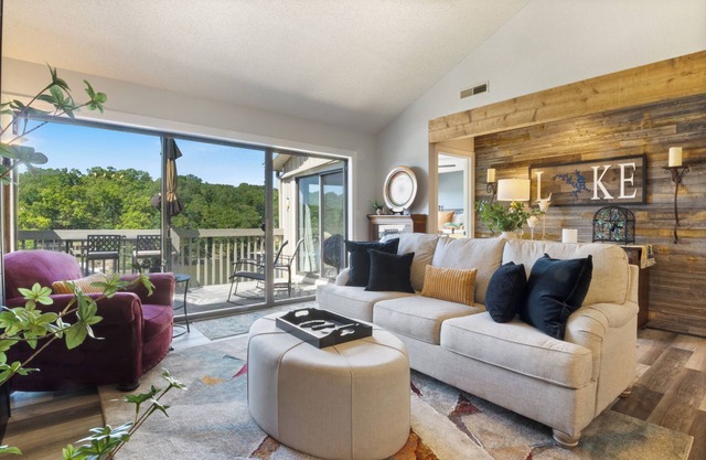 Lakefront Stargazer - Fireplace - Desk - King & Queen Beds - Stunning Views