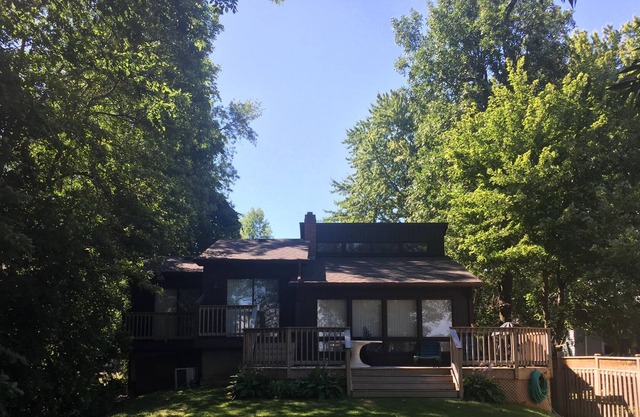 Lakefront Viceroy Cottage on Lake Simcoe, 1 hr N