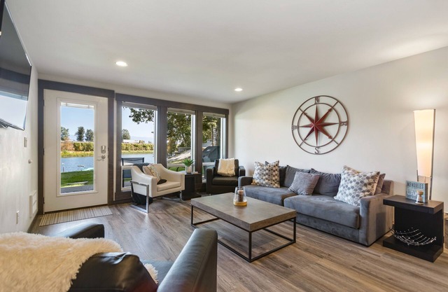 Lakefront & well-equipped condo w/private boat slip, grill, & great location