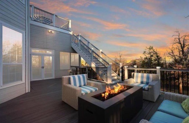 Lakepoint Resort