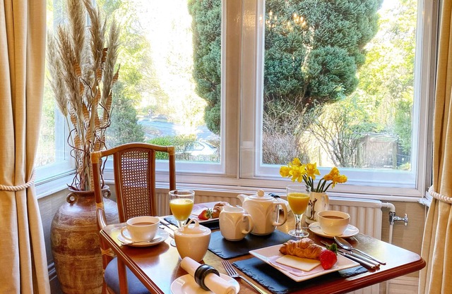 Lakes End Guest House