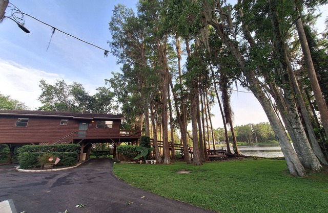 Lakeside Cabin Getaway awaits you!