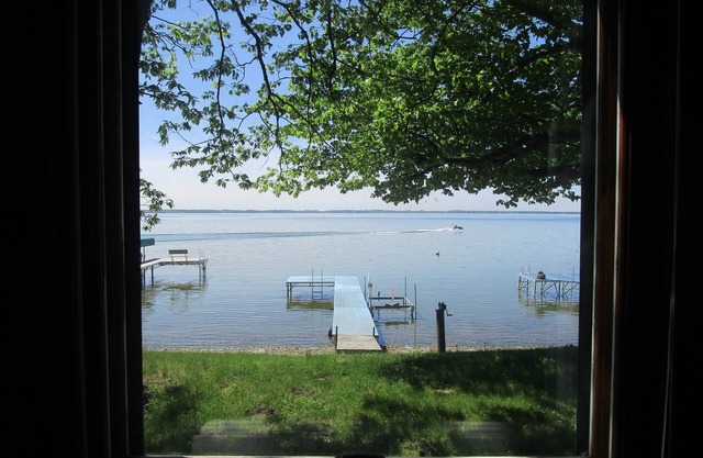 Lakeside Cabin on Beautiful Green Lake