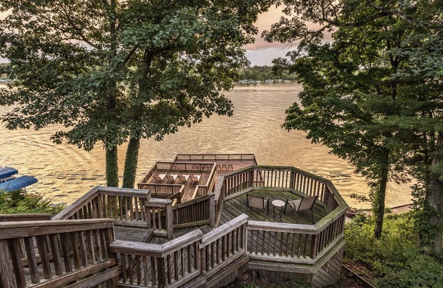 Lakeside Cottage w/Spacious Multi-level Deck and Outdoor Living Space