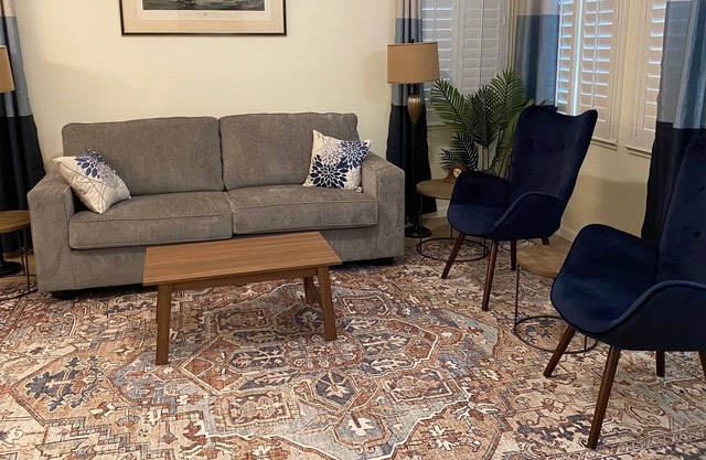 Lakeside Executive Oasis for the Weary Road Warrior