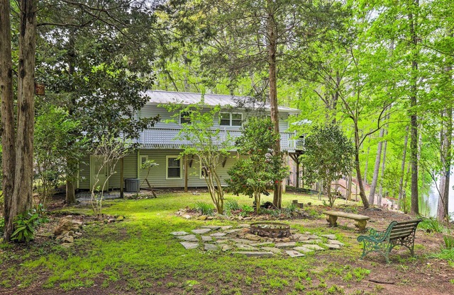 Lakeside Haven w/Private Dock: Fish & Swim!