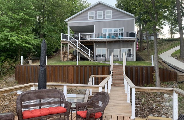 Lakeside Paradise