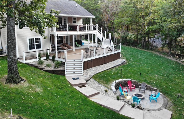 Lakin' Memories- Large Waterfront Home on KY Lake Perfect for Family Gatherings