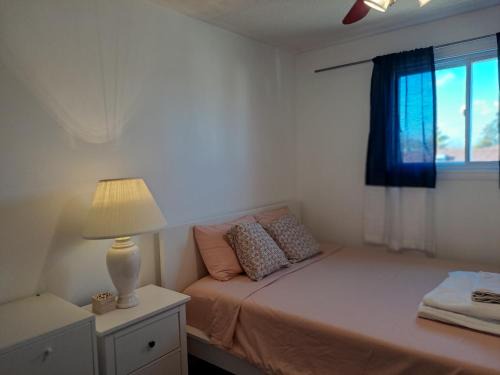 Lala-near Pearson airport-mall-free parking