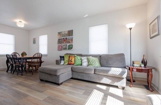 Lancaster/Millersville~ Comfy 4 Bedroom Single Home with 2 Bedrooms on 1st Floor