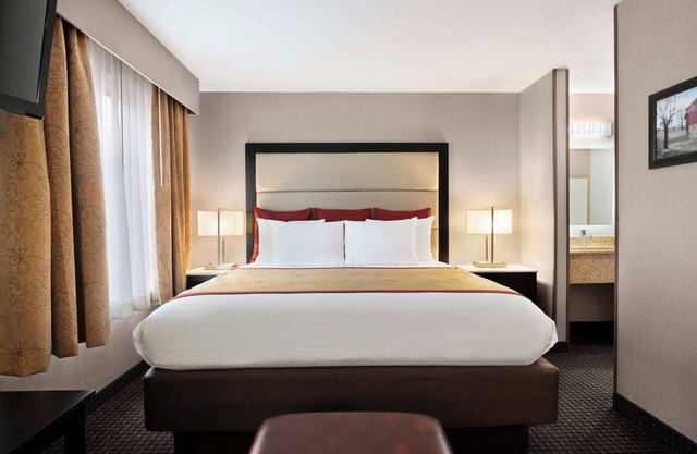 Lancaster Suites