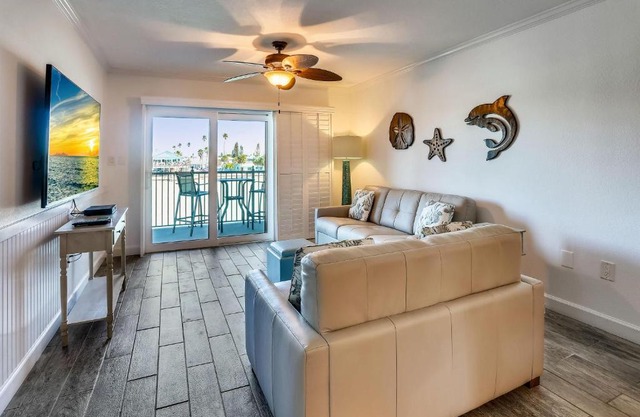 Land's End 3-203 Bay Front - Premier
