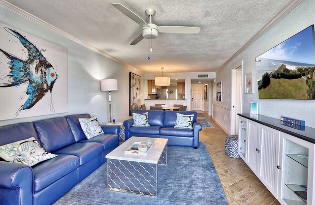 ☀️Land's End 3-403🐬Bay Views🏖️Beach Access on Grounds🌴Large Pool😎Top Floor
