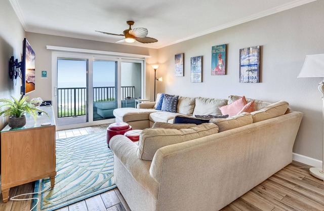 Land's End 405 building 11 Beautifully updated|Private beach front balcony!