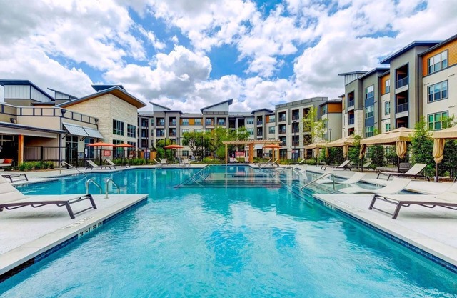 Landing | Amazing 2BD, Pool, Clubhouse