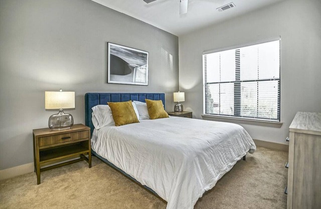 Landing at 4700 Colonnade - 2 Bedrooms in Overton