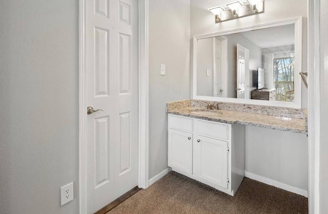 Landing at Arbors River Oaks Apartment Homes - 1 Bedroom in Downtown Memphis
