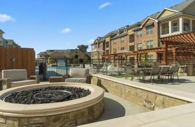 Landing at Auberge of Burleson - 2 Bedrooms in Downtown Burleson