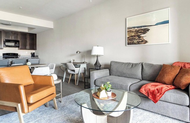 Landing at Colonial Commons - 1 Bedroom in Fort.