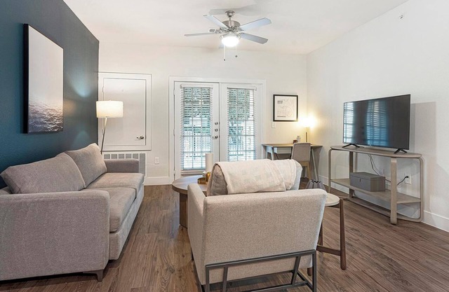 Landing at Esperanza - 1 Bedroom in Alamo Ranch.