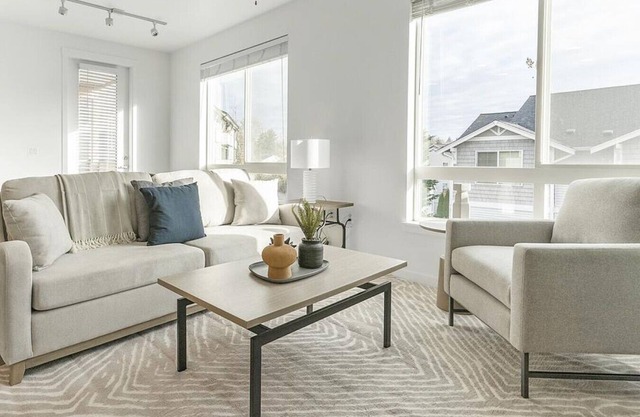 Landing at Helm - 3 Bedrooms in Silver Lake