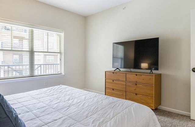 Landing at Highlands Lodge Apartments - 1 Bedroom in Downtown Overland Park
