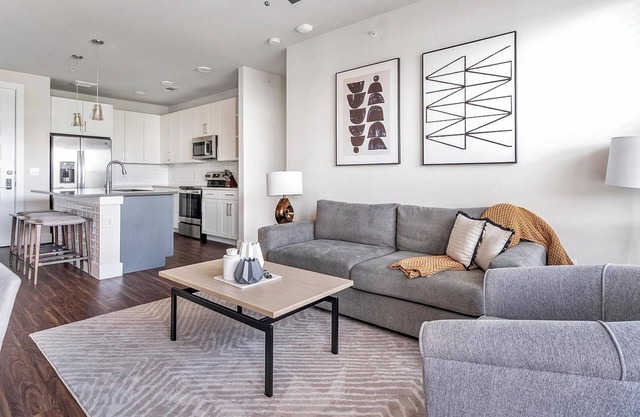 Landing at La Tierna - 2 Bedrooms in Northwest .
