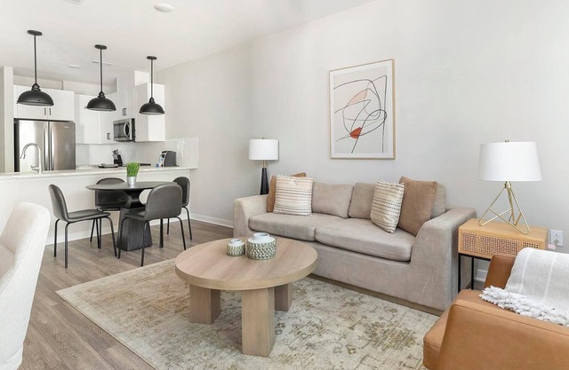 Landing at Laurel at Dry Creek - 1 Bedroom in E.