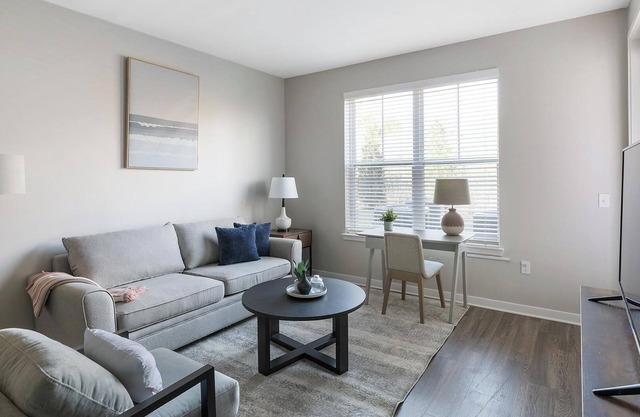 Landing at Laurel at Dry Creek - 1 Bedroom in E.