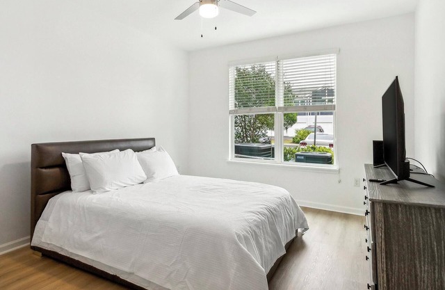 Landing at Longshore Commons - 1 Bedroom in Sav.