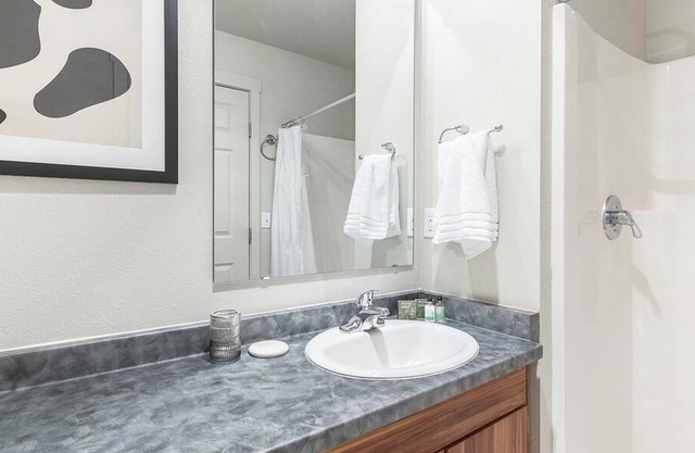 Landing at Rock Creek Commons - 2 Bedrooms in Orchards