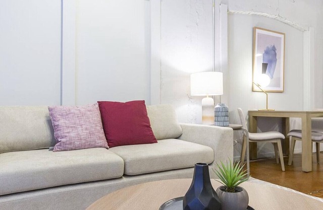 Landing at The Rochester Apartments - 1 Bedroom in Downtown