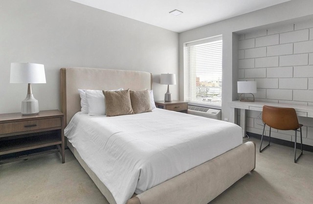 Landing at Tower on Tenth - 1 Bedroom in Five P.