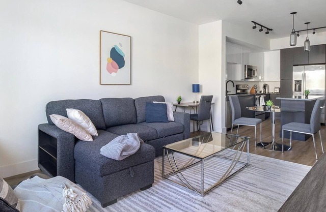 Landing | Beautiful 1BD, Clubhouse, Gym
