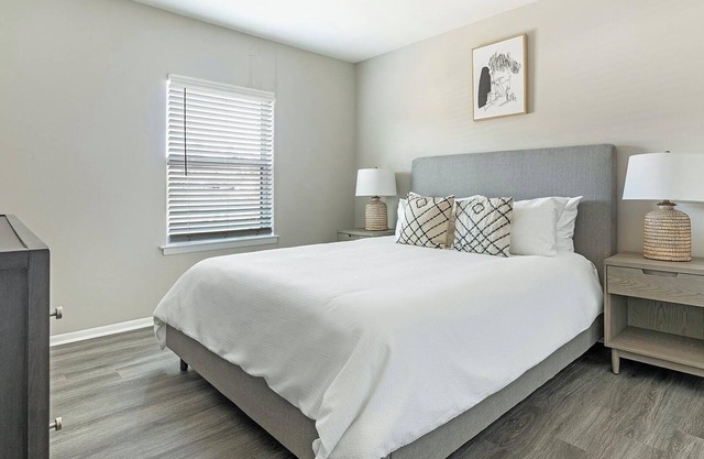 Landing | Beautiful 2BD, Clubhouse, Gym